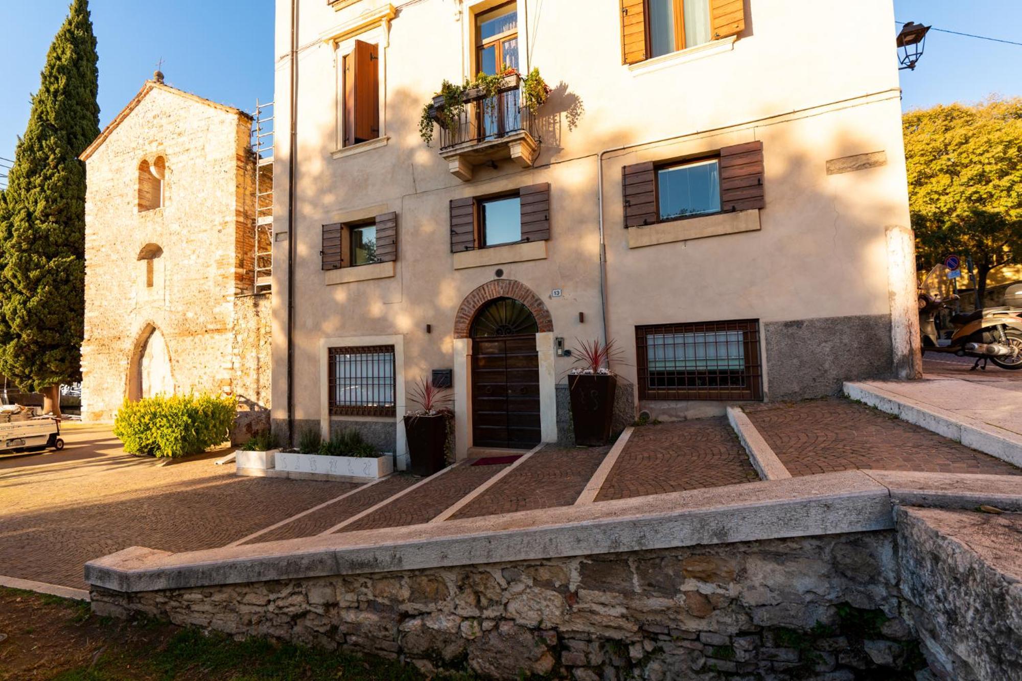 Bed and Breakfast La Finestra Sul Ponte By Postcardsfrom Werona Zewnętrze zdjęcie